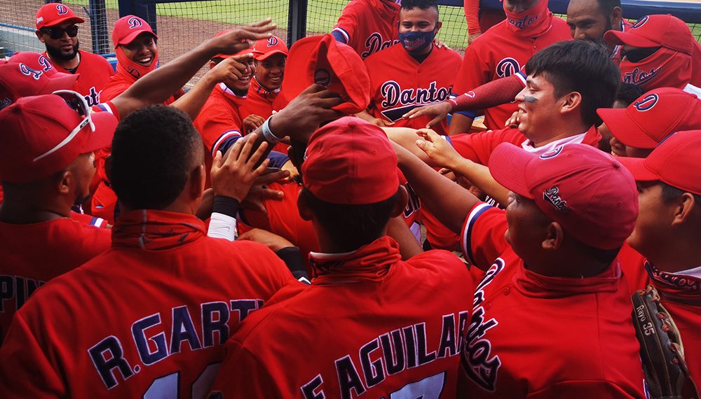 Henry Burton pone en la Serie Final a Dantos, que peleó con el corazón